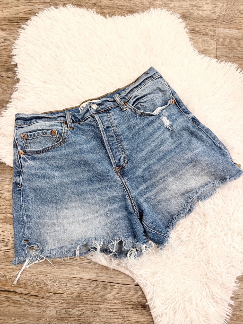DAZE Denim Shorts Jean Distressed 29 Cutoff